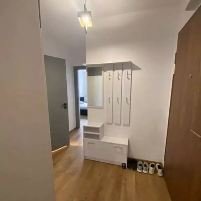 Долгосрочная аренда 2-комнатной квартиры 48 м² на Fort Wola, Варшава, Польша, рядом с метро