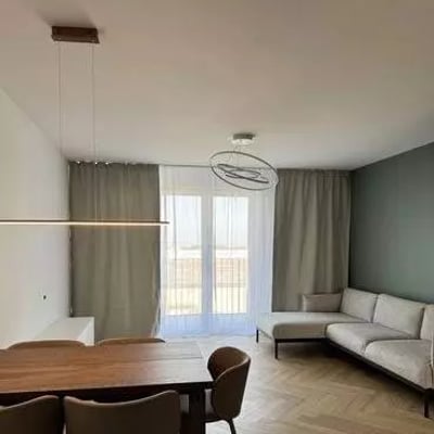 Location à long terme d’un appartement 3 pièces de 60 m² avec balcon et parking, rue Edwarda Habicha, Varsovie, Pologne