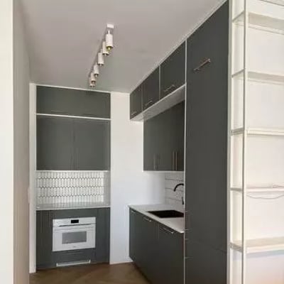 Location à long terme d’un appartement 3 pièces de 60 m² avec balcon et parking, rue Edwarda Habicha, Varsovie, Pologne