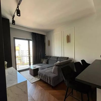 Long-term rental of a 40 m² 2-room apartment on Mariana Zdziechowskiego Street, Warsaw, Poland, in a new building with a balcony