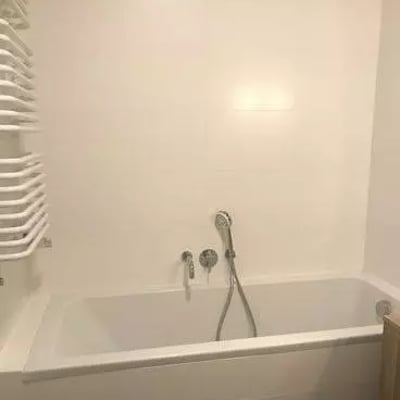 Long-term rental of a 54 m² 3-room apartment on Konstruktorska Street, Warsaw, Poland, with a balcony and parking