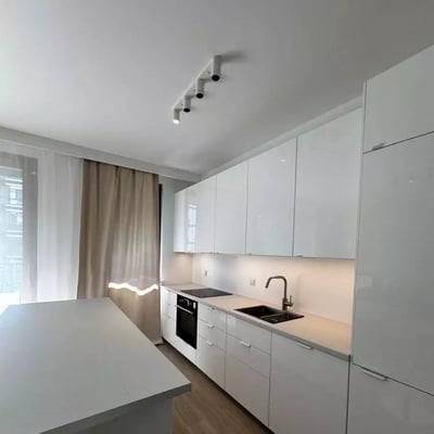 Долгосрочная аренда 3-комнатной квартиры 71,5 м² в Royal Residence, Wilanów, Варшава, Польша, с балконом и паркингом