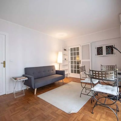 Long-term rental of a 36 m² 2-room apartment with a balcony in the 3rd district of Paris, France