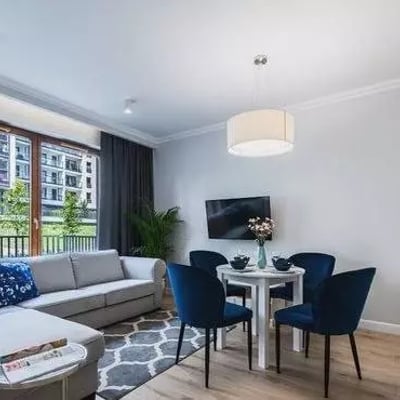 Langzeitmiete 36m² Wohnung mit Balkon in Wola, Warschau, Polen
