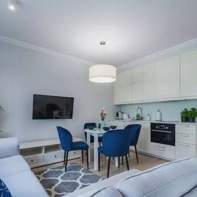 Langzeitmiete 36m² Wohnung mit Balkon in Wola, Warschau, Polen