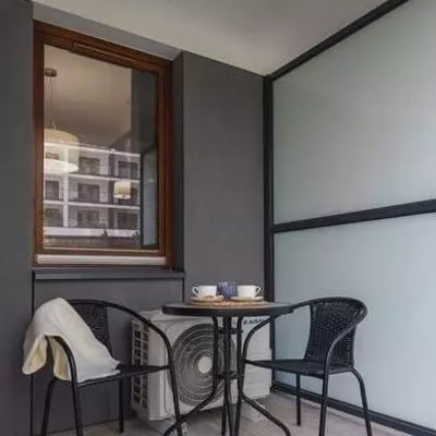 Langzeitmiete 36m² Wohnung mit Balkon in Wola, Warschau, Polen