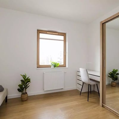 Alquiler a largo plazo piso de 78m², 4 habitaciones con balcón y aparcamiento, calle Wschodu Słońca, Włochy, Varsovia, Polonia