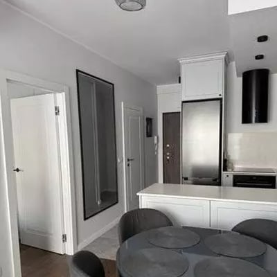 Location longue durée appartement 2 pièces 41 m² avec balcon, rue Domaniewska, Mokotów, Varsovie, Pologne