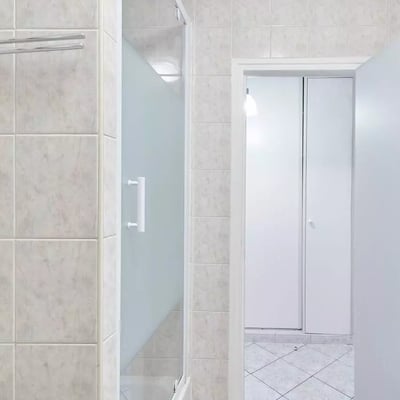 Long-term rental 32 m² studio in the 15th district of Paris, France