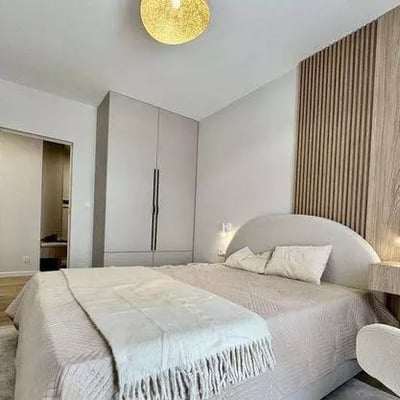 Alquiler a largo plazo de piso de 2 habitaciones, 40 m² en Cracovia, Polonia