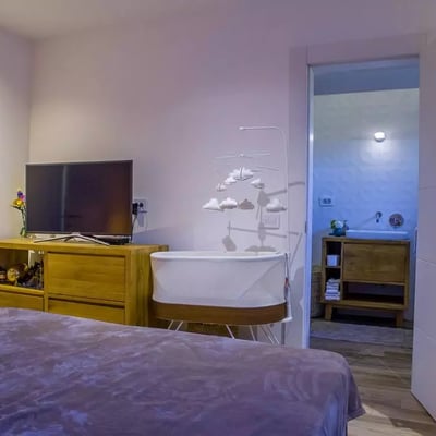 Long-term rental of a 3-room apartment, 85 m² in Belgrade, Serbia