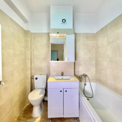 Langzeitmiete einer 2-Zimmer-Wohnung mit Balkon in Bukarest, Rumänien