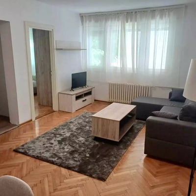 Alquiler a largo plazo de piso de 2 habitaciones, 43 m² en Belgrado, Serbia