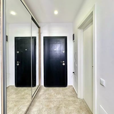 Langzeitmiete einer 1-Zimmer-Wohnung mit Balkon in einem Neubau, Bukarest, Rumänien