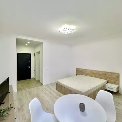 Langzeitmiete einer 1-Zimmer-Wohnung mit Balkon in einem Neubau, Bukarest, Rumänien