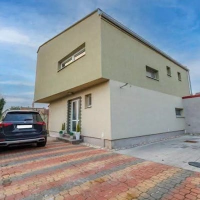 Long-term rental of a 5-room house, 192 m² in Bratislava, Slovakia