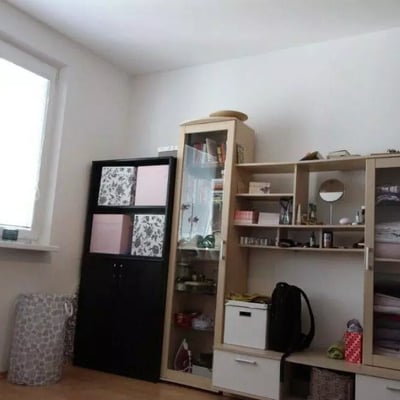 Alquiler a largo plazo de piso de 3 habitaciones, 70 m² en Bratislava, Eslovaquia