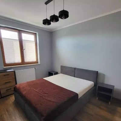 Alquiler a largo plazo de un departamento de 3 habitaciones de 52.5m² en Cracovia, Polonia