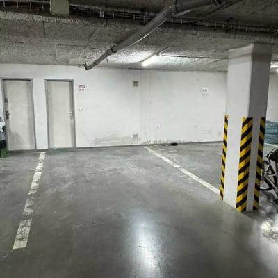 Долгосрочная аренда 1-комнатной квартиры с балконом и гаражом в Нове Место, Братислава, Словакия