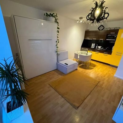 Долгосрочная аренда 1-комнатной квартиры с балконом и гаражом в Нове Место, Братислава, Словакия