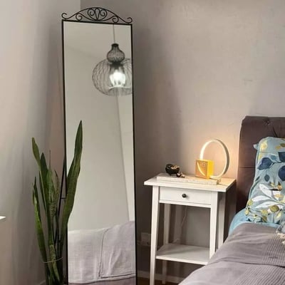Alquiler a largo plazo de un apartamento de 47 m² con dos habitaciones y balcón en el distrito de Wola, Varsovia