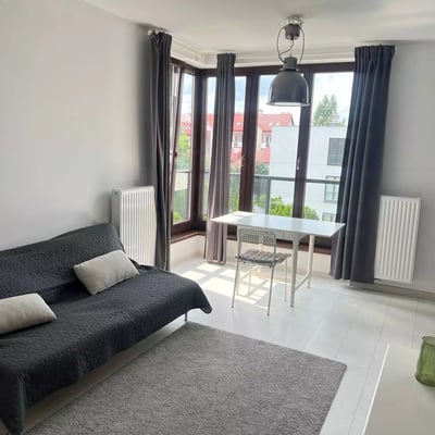 Langzeitmiete einer 46 m² großen Zwei-Zimmer-Wohnung mit Balkon im Warschauer Stadtteil Białołęka
