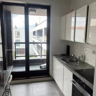 Langzeitmiete einer 46 m² großen Zwei-Zimmer-Wohnung mit Balkon im Warschauer Stadtteil Białołęka