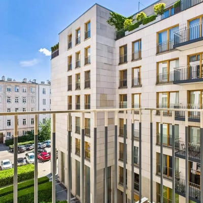 Долгосрочная аренда трёхкомнатной квартиры 80 м² в районе Śródmieście, Варшава, Польша