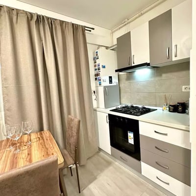 Location longue durée d’un studio 1 pièce dans un immeuble neuf, 2e étage, Bucarest, Roumanie
