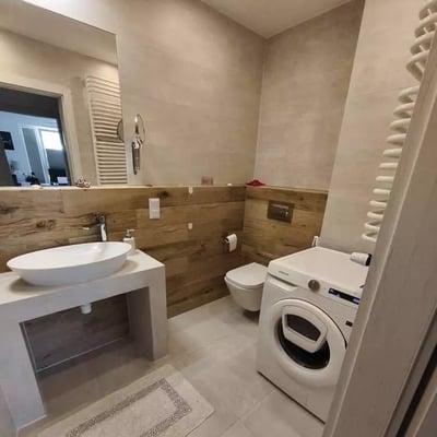 Langzeitmiete einer 4-Zimmer-Wohnung 80m² mit großem Balkon in Jagodno, Breslau, Polen