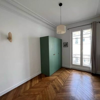 Long-term rent of a 3-room apartment 70m² in Paris, France