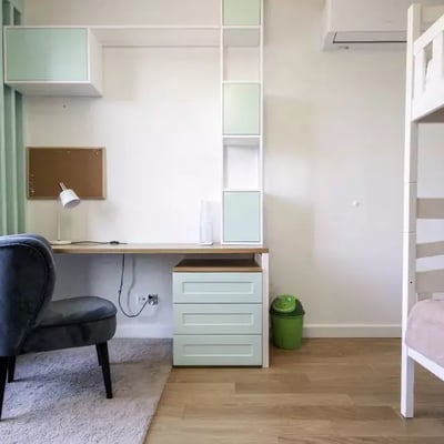 Alquiler a largo plazo de un piso de 4 habitaciones y 94m² en Cracovia, Polonia