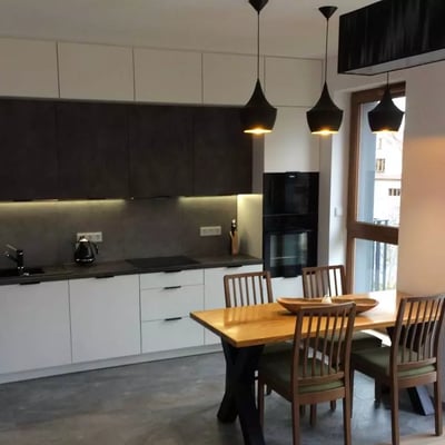 Alquiler a largo plazo de un piso de 3 habitaciones y 65m² en Cracovia, Polonia