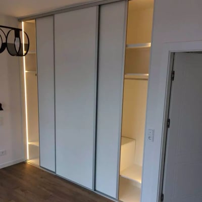 Alquiler a largo plazo de un piso de 3 habitaciones y 65m² en Cracovia, Polonia
