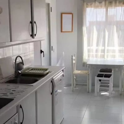 Location longue durée d’un appartement de 145m² dans le quartier San Gabriel, Alicante, Espagne