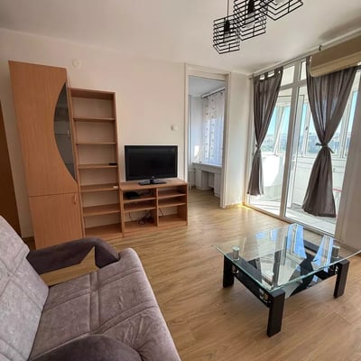 Alquiler a largo plazo de un piso de 2 habitaciones y 42m² en Nuevo Belgrado cerca del centro, Belgrado, Serbia