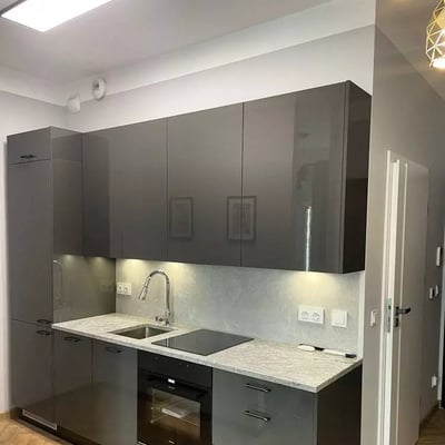 Alquiler a largo plazo de un piso de 2 habitaciones y 38m² en el distrito Wola, Varsovia, Polonia