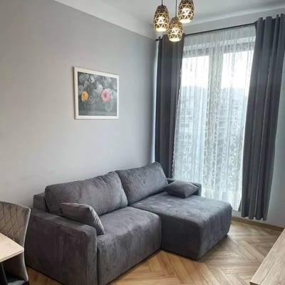 Alquiler a largo plazo de un piso de 2 habitaciones y 38m² en el distrito Wola, Varsovia, Polonia