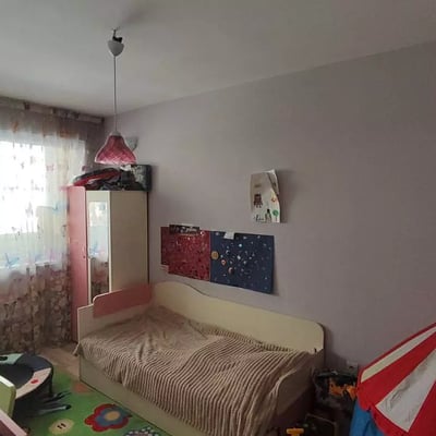 Langfristige Vermietung einer 3-Zimmer-Wohnung mit Parkplatz im Stadtteil Văzrazhdane 1, Warna, Bulgarien