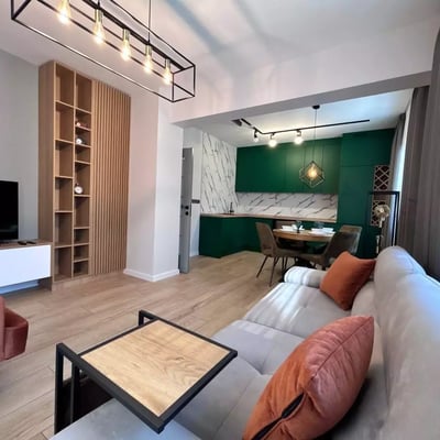 Langfristige Vermietung einer 3-Zimmer-Wohnung mit 96 m² im Zentrum von Varna, Bulgarien