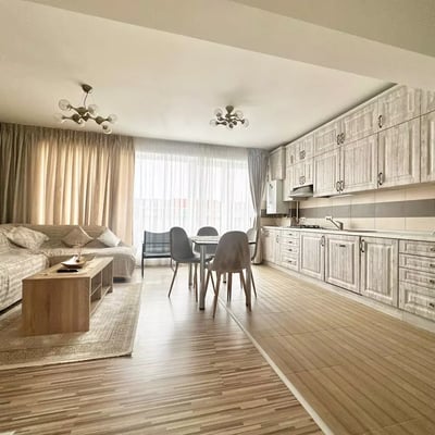 Долгосрочная аренда 3-комнатной квартиры 90 м² в Брашове, Румыния