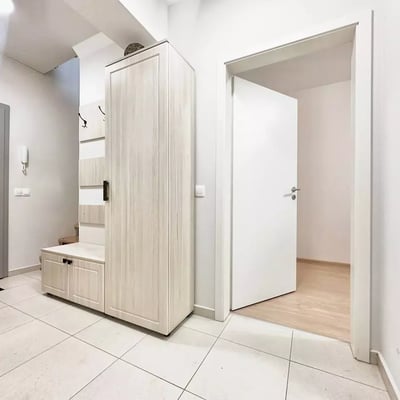 Долгосрочная аренда 3-комнатной квартиры 90 м² в Брашове, Румыния