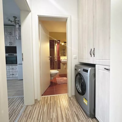 Долгосрочная аренда 3-комнатной квартиры 90 м² в Брашове, Румыния