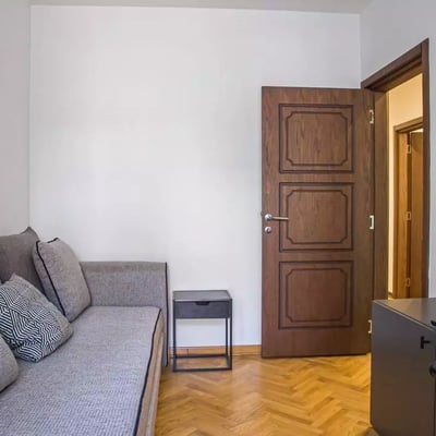 Long-term rental of 4-room apartment 92 m² in Belgrade, Serbia