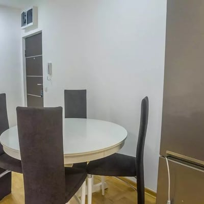 Langzeitmiete einer 2-Zimmer-Wohnung 47 m² in Voždovac, Belgrad, Serbien
