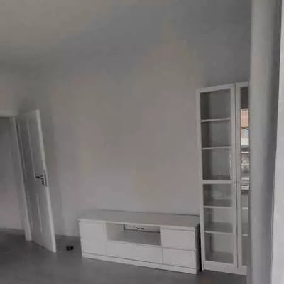 Location longue durée appartement 3 pièces avec balcon, quartier Fabryczna, Wrocław, Pologne