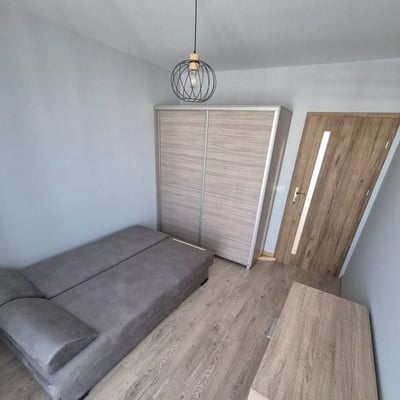 Langzeitmiete: 3-Zimmer-Wohnung mit 51 m² in Czyżyny, Krakau, Polen