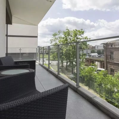 Alquiler a largo plazo: departamento de 2 habitaciones de 55 m² en Stare Miasto, Cracovia, Polonia