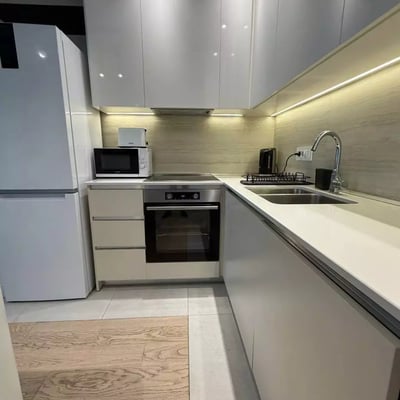 Long-term rental of a 3-room apartment, 80 m² in Belgrade, Serbia