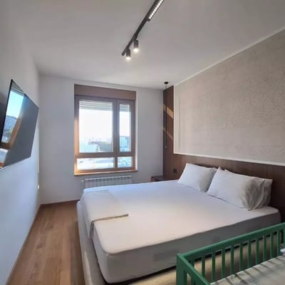 Long-term rental 4-room apartment 105 m² in New Belgrade district, Belgrade, Serbia